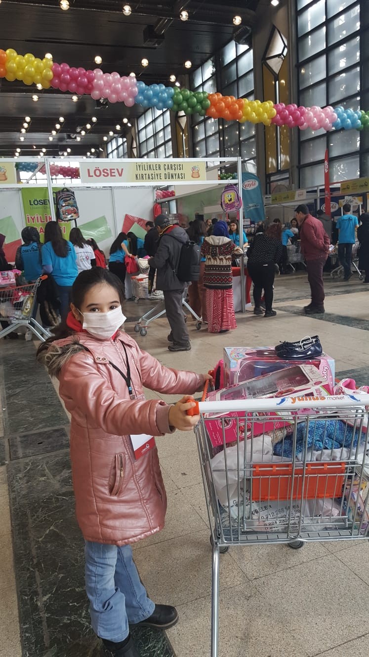 İYİLİKLER ZİNCİRİ TÜRKİYE'Yİ SARIYOR