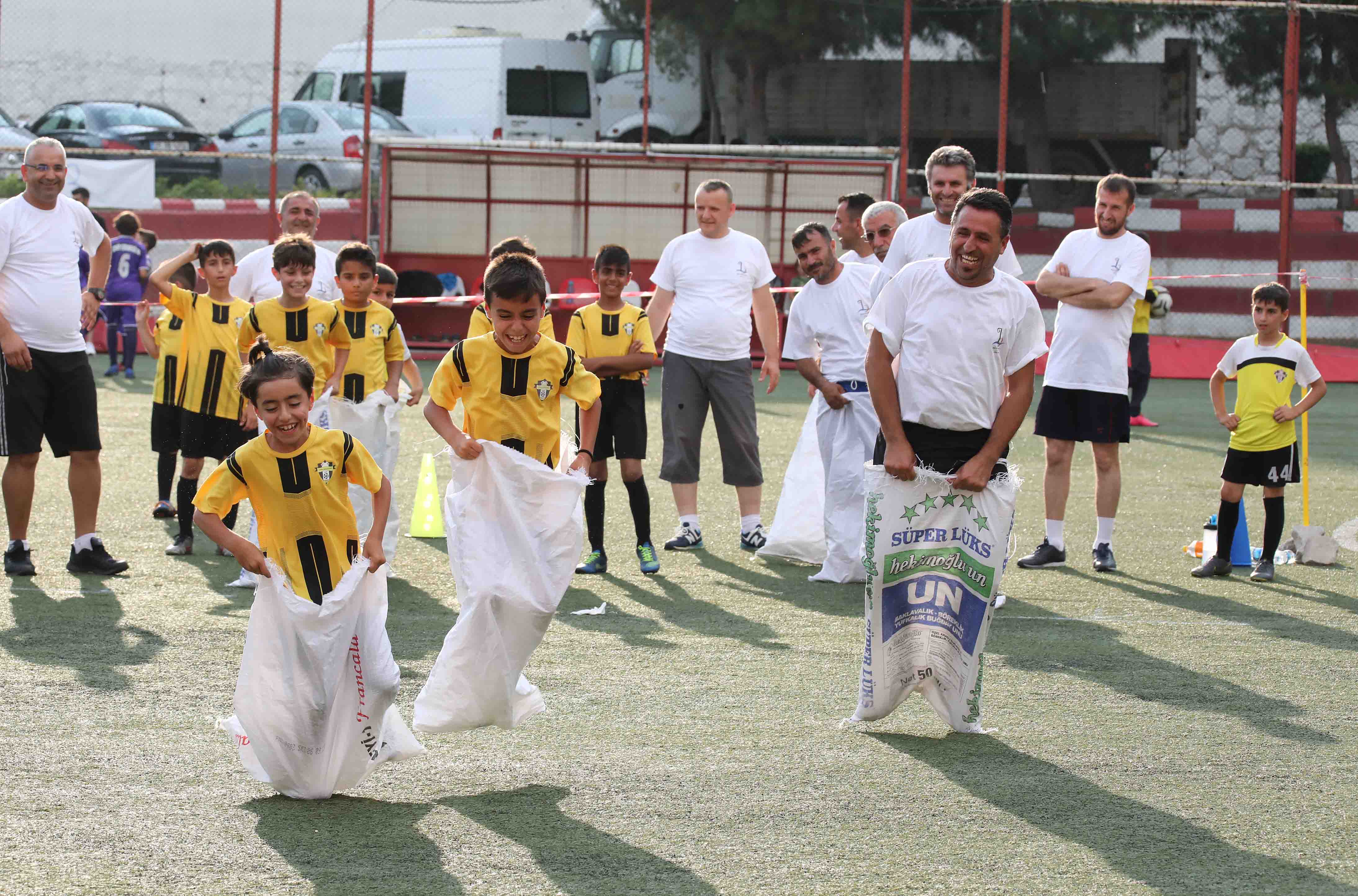 BAYRAKLI’DA  BABALAR GÜNÜ ETKİNLİKLERİ DOLU DOLU YAŞANDI