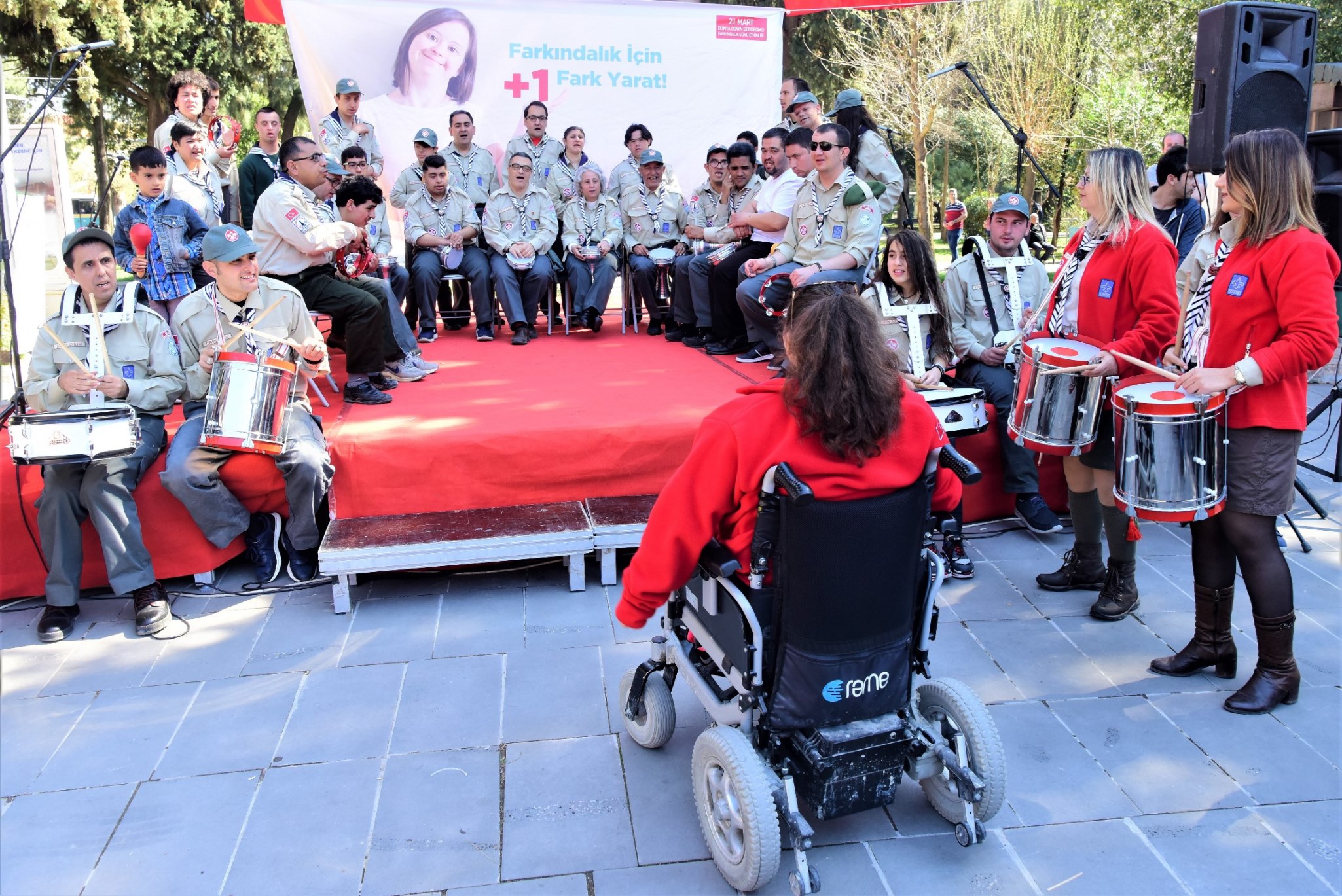 'FARKINDALIK İÇİN +1 FARK YARAT'