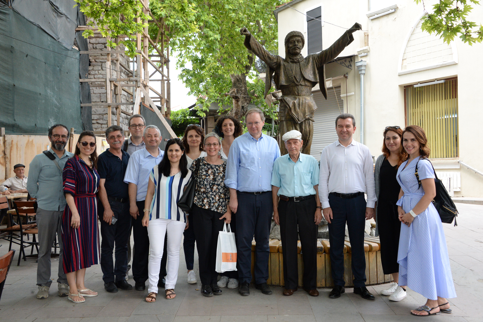 BÜYÜKELÇİ PARŞÖMENE HAYRAN KALDI