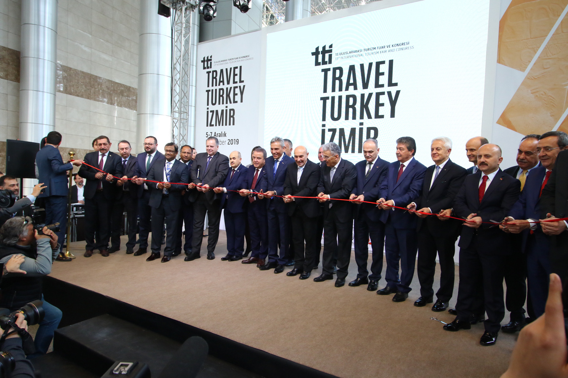 TURİZM FUARINDA BAYRAKLI İLGİSİ
