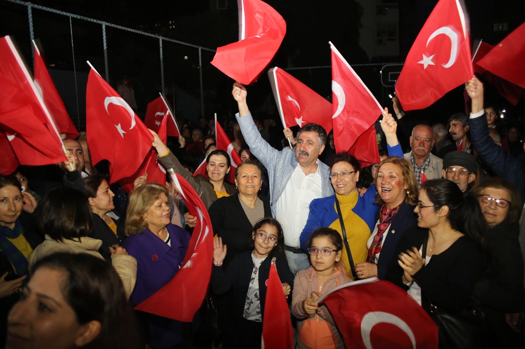 SERDAR SANDAL’A ESNAFTAN TAM DESTEK