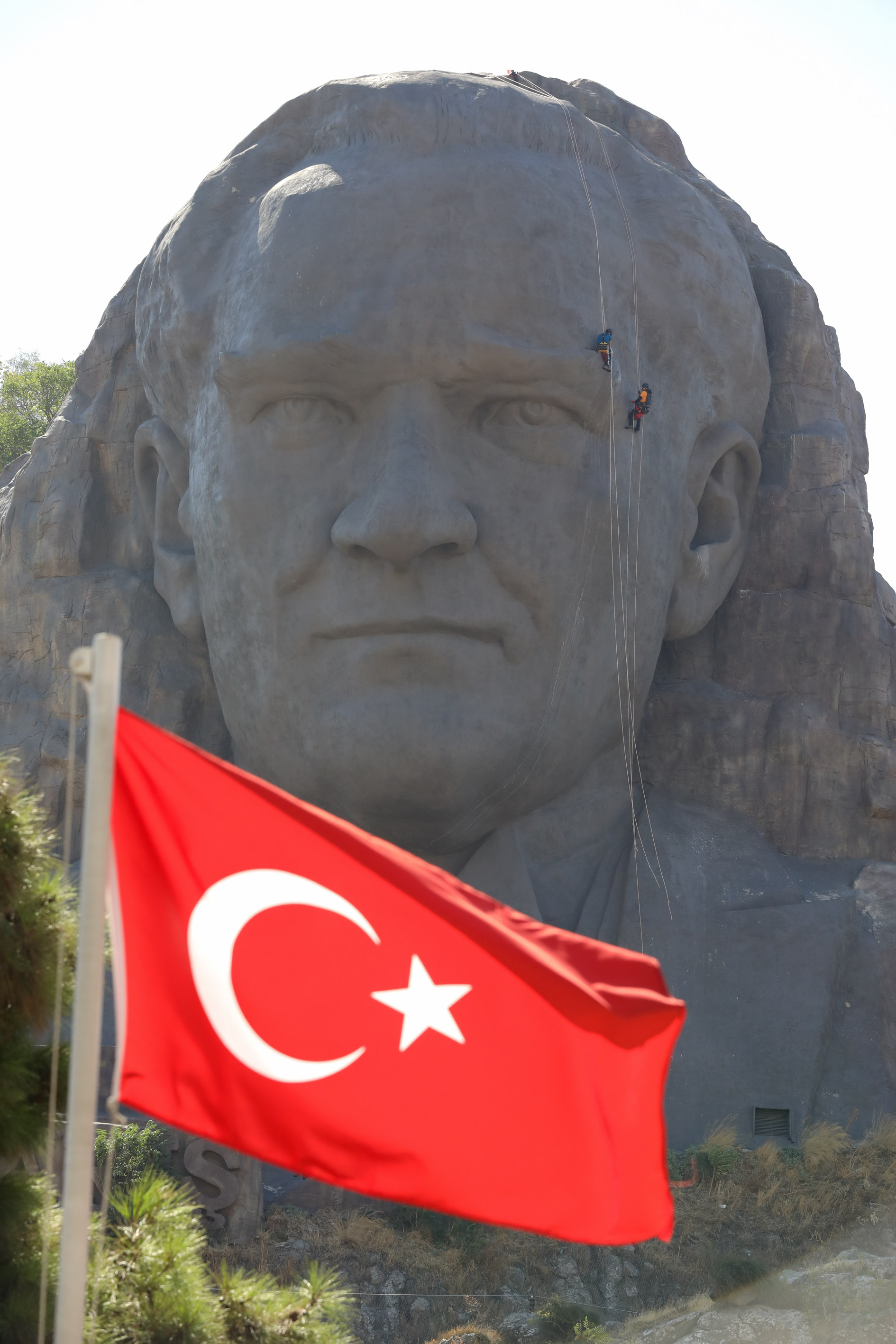 BUCA BELEDİYESİ ATATÜRK MASKI’NDA ÖZEL BAKIM ÇALIŞMASI YAPTI
