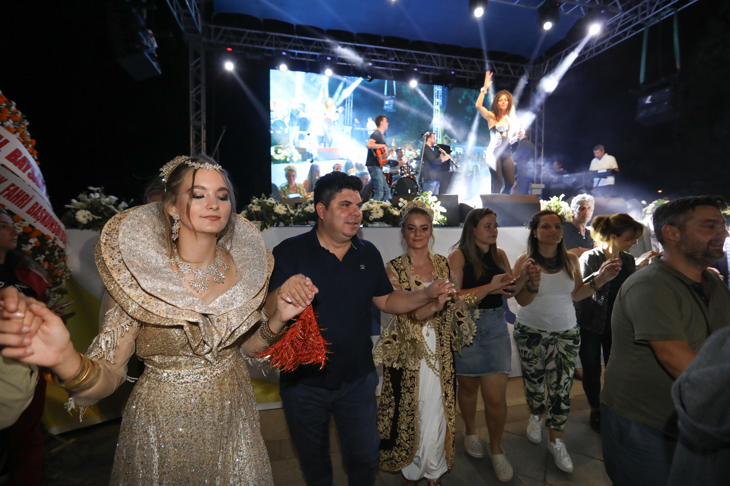 8.ULUSLARARASI BALKAN FESTİVALİ’NE MUHTEŞEM FİNAL