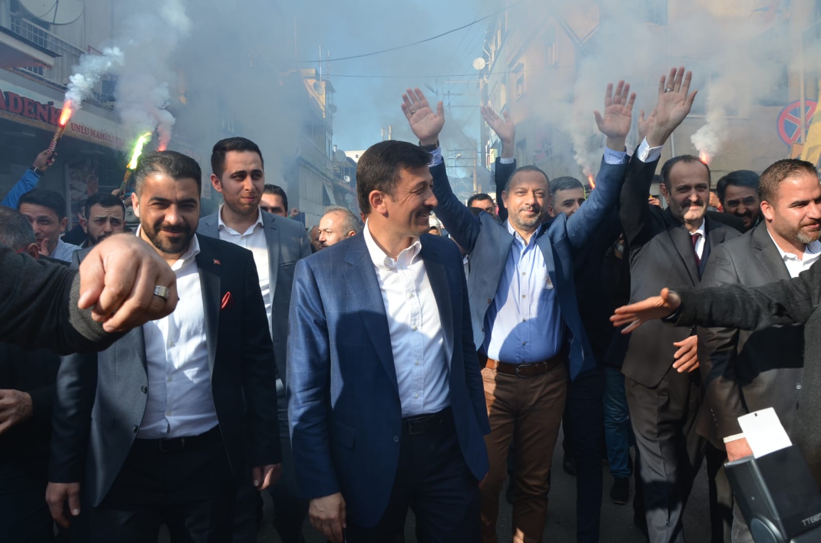 BAYRAKLI'DA CUMHUR İTTİFAKI COŞKUSU