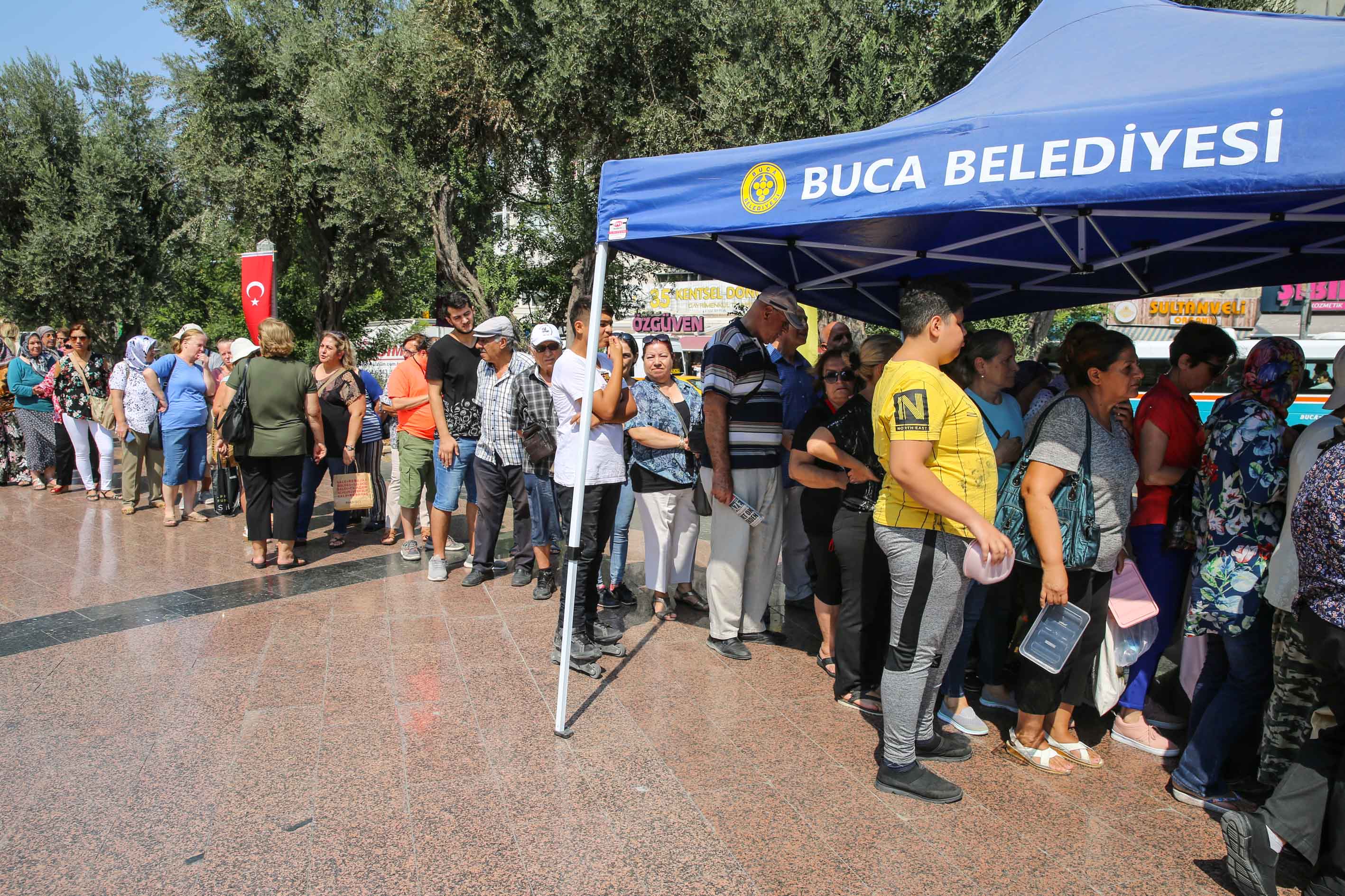 BUCA’DA AŞURE BİRLİK, BERABERLİK VE KARDEŞLİKLE KARILDI