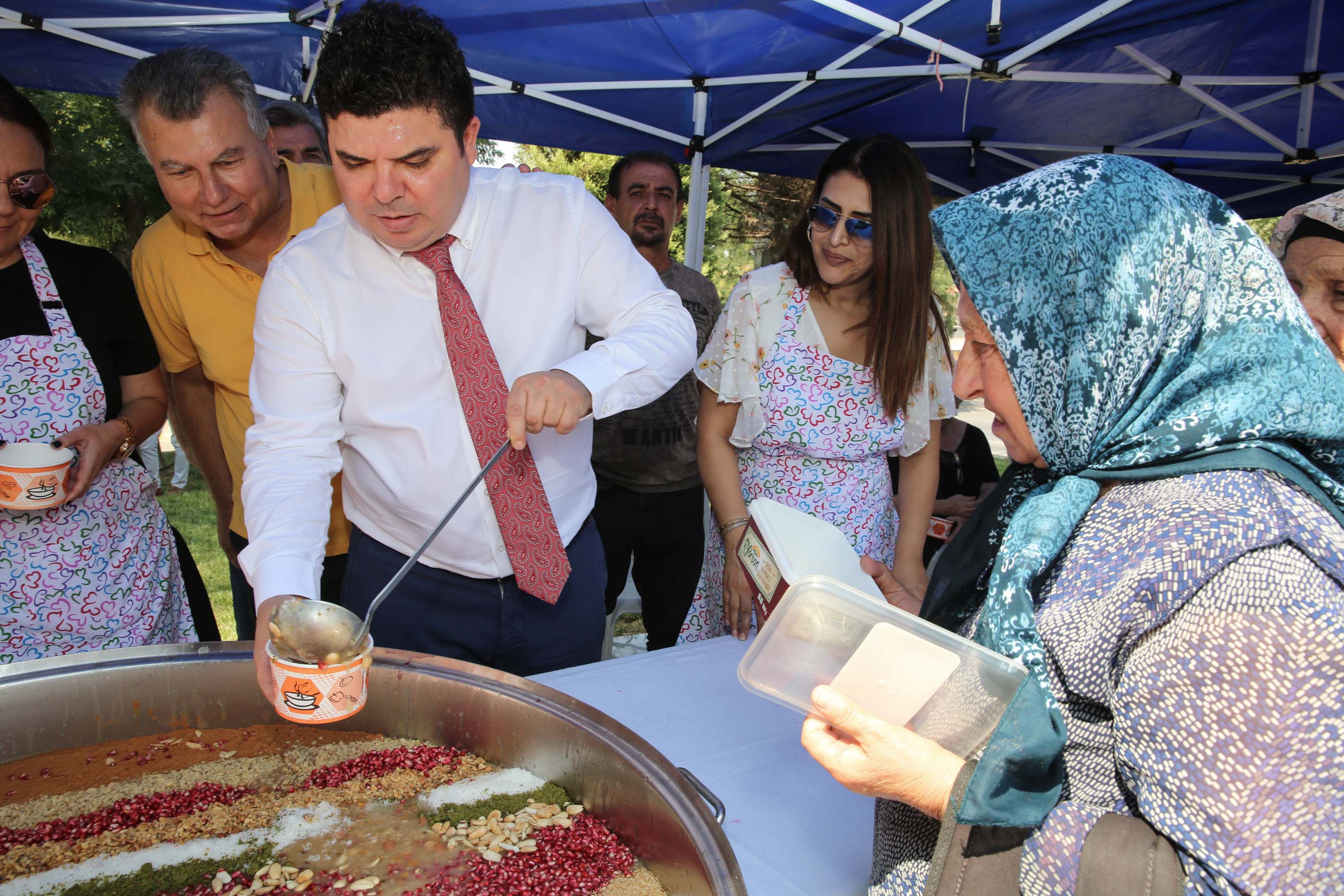 BUCA’DA AŞURE BİRLİK, BERABERLİK VE KARDEŞLİKLE KARILDI
