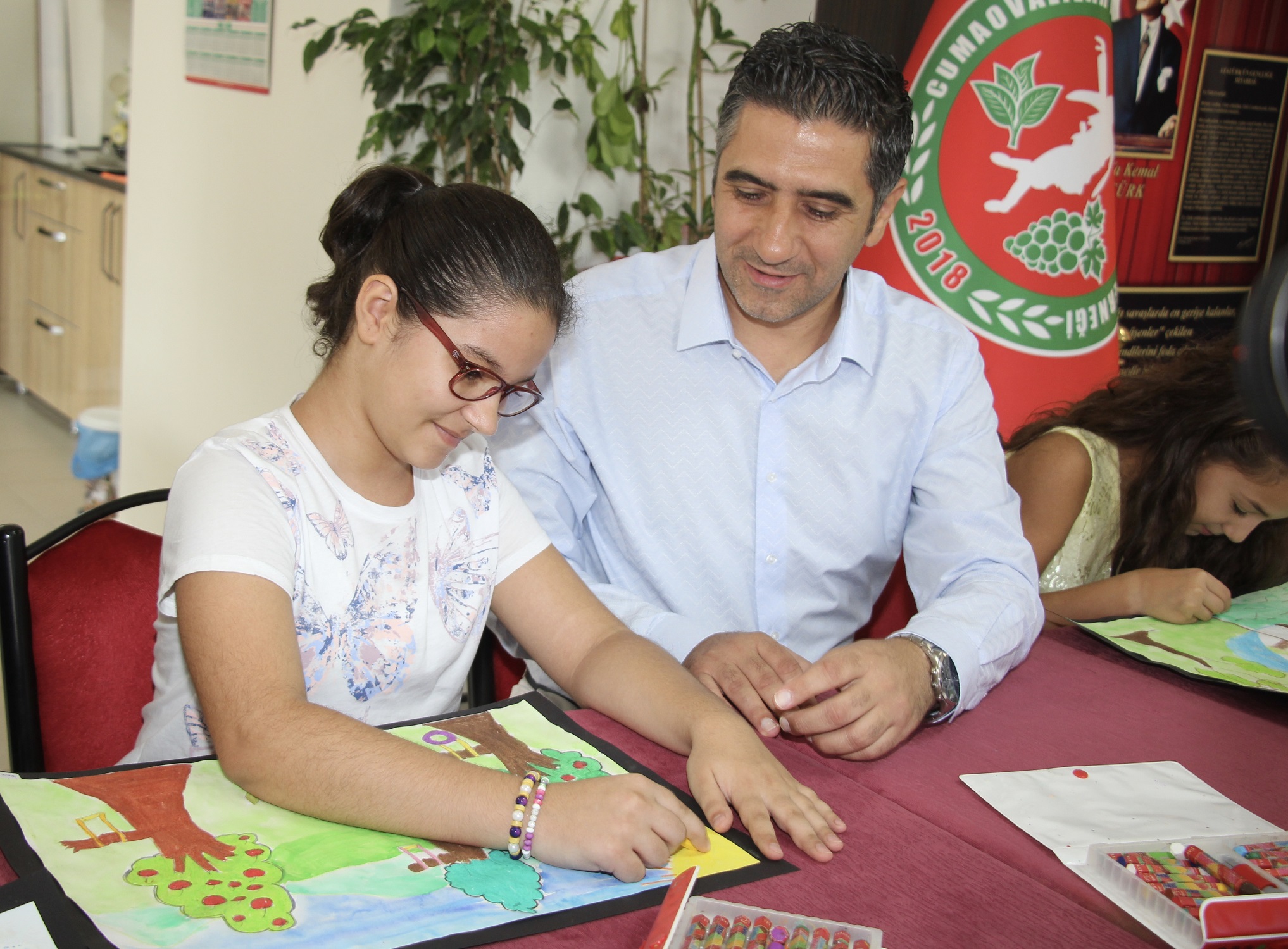 MENDERES’TEN YANGIN MAĞDURLARINA ANLAMLI DESTEK