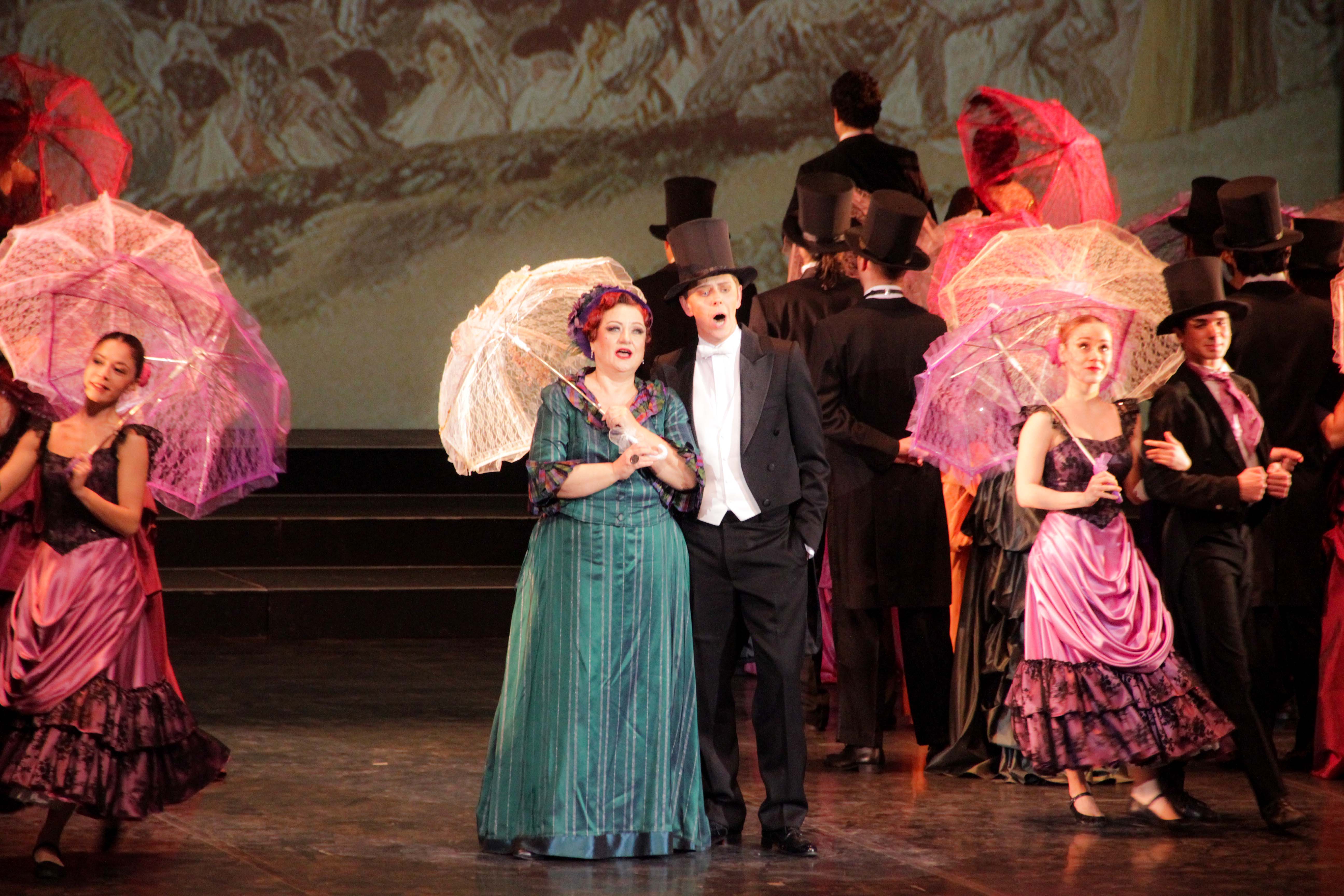 BAŞKAN ADAYI İDUĞ’DAN OPERA MOLASI