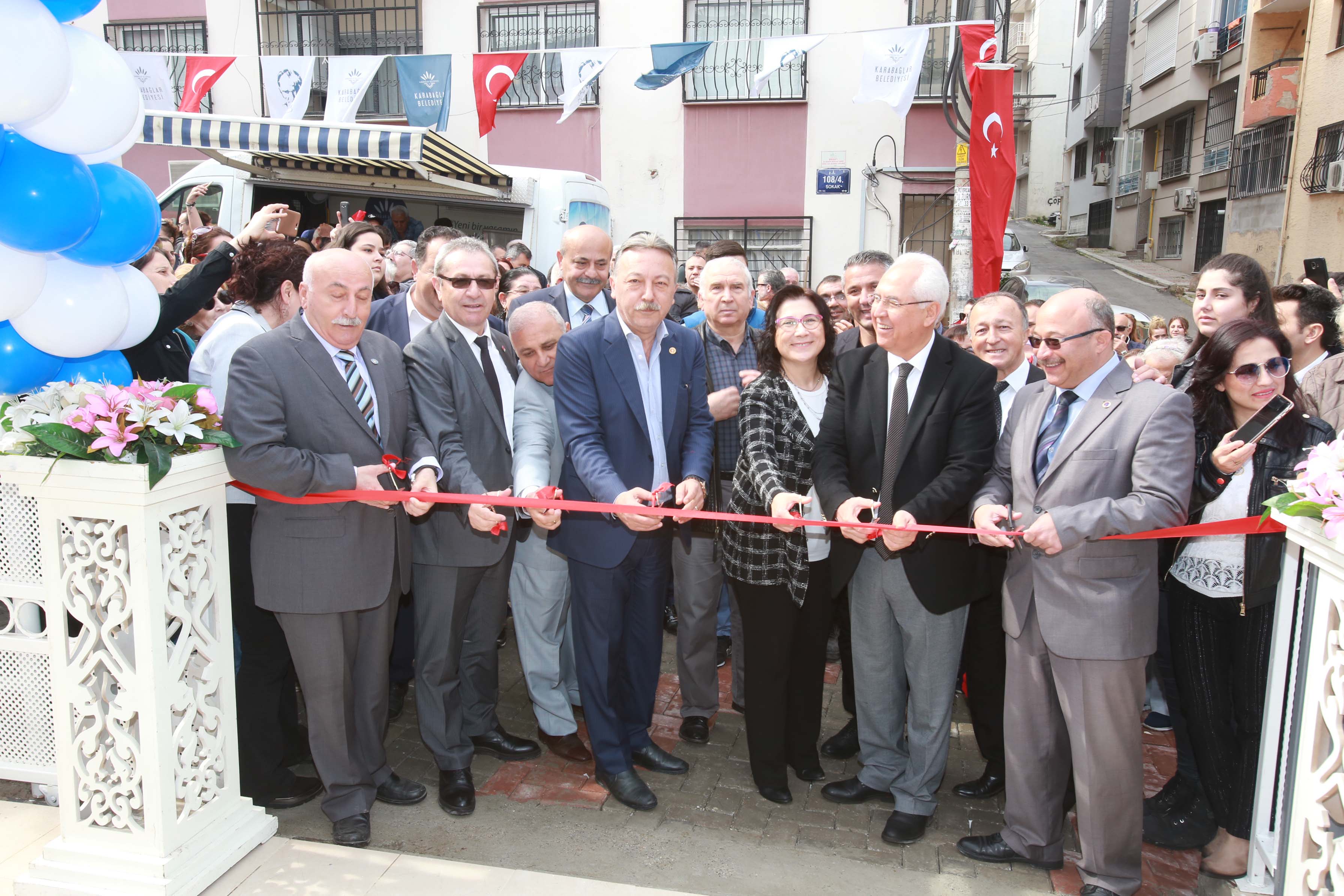 ADNAN SÜVARİ MAHALLESİ’NE MODERN SEMT MERKEZİ