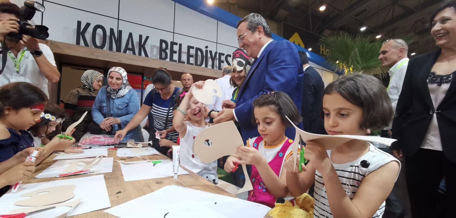 KONAK BELEDİYESİ FUARDA GÖZ DOLDURDU: GÜNDE 2 BİN ZİYARETÇİ