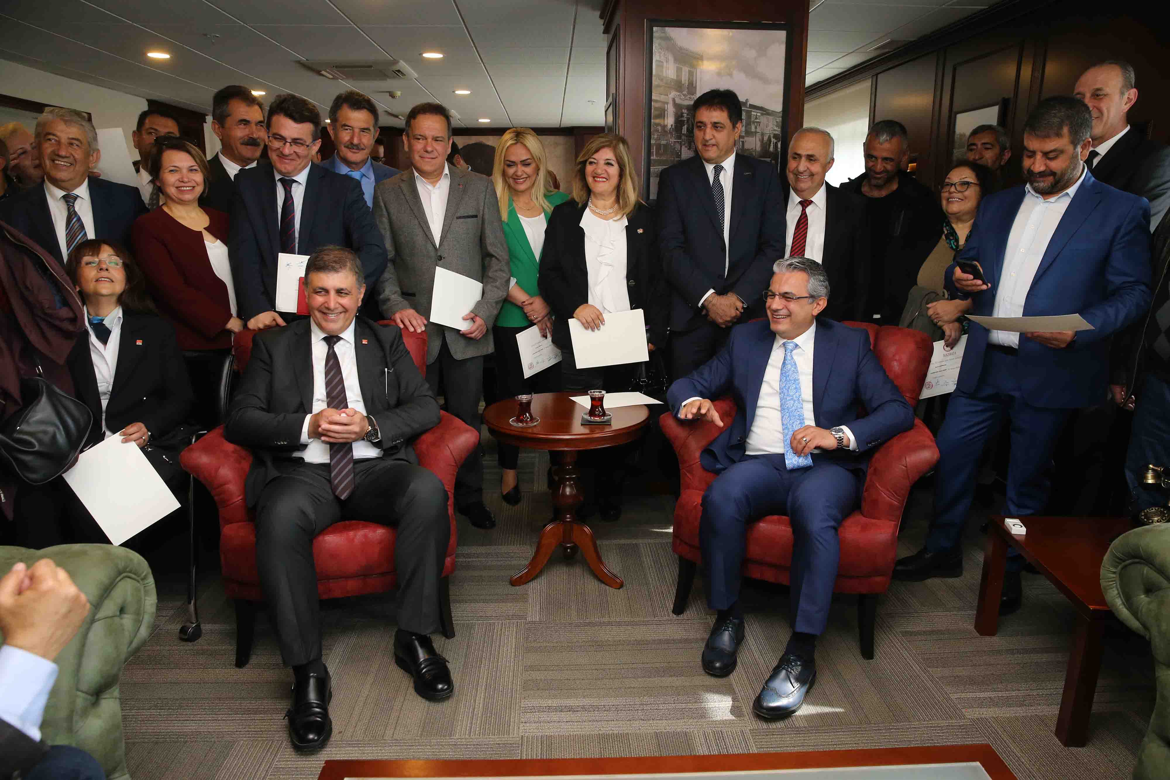 KARŞIYAKA’DA CEMİL TUGAY DÖNEMİ BAŞLADI