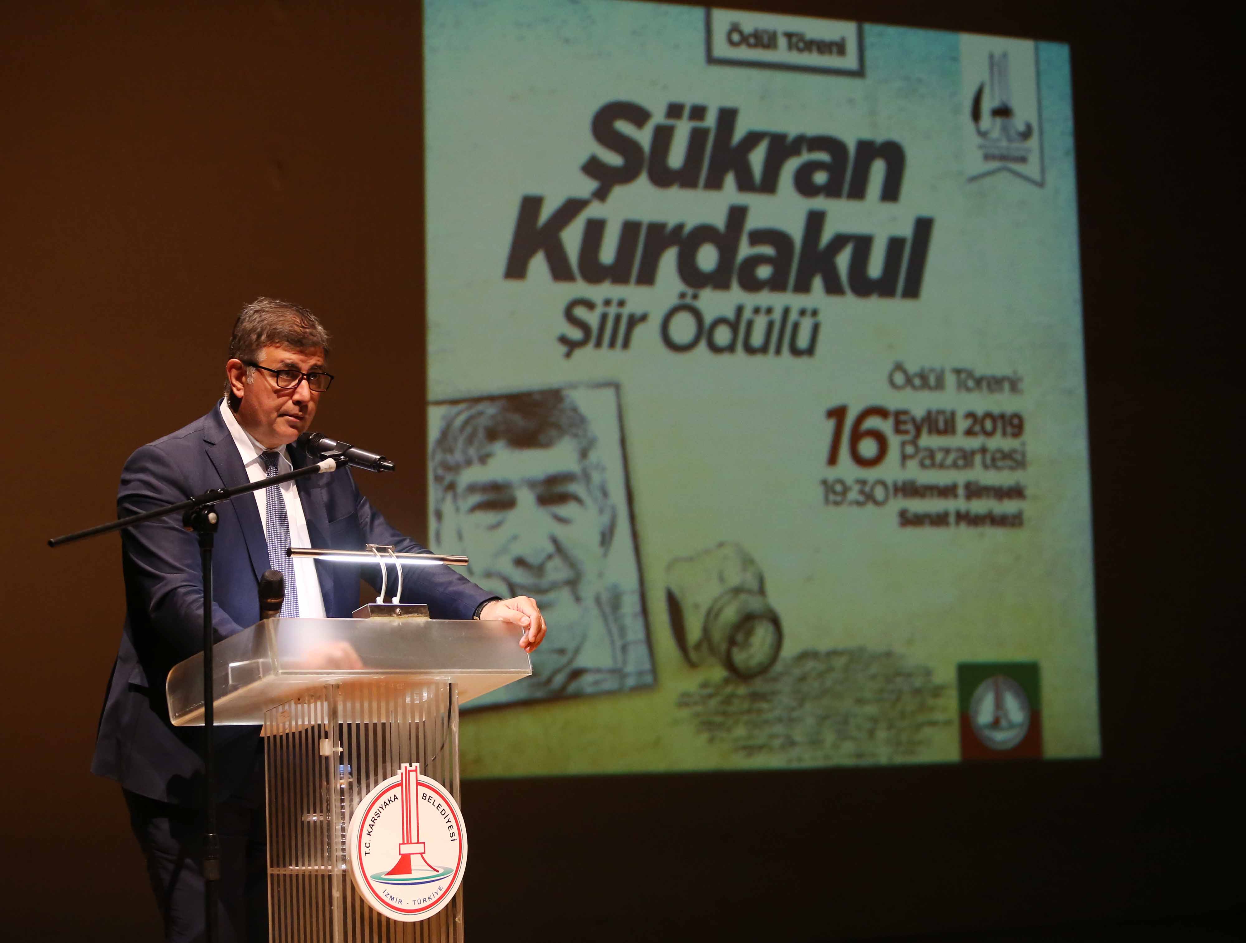 KARŞIYAKA’DA ‘ŞÜKRAN KURDAKUL ŞİİR ÖDÜLÜ’ SAHİBİNİ BULDU