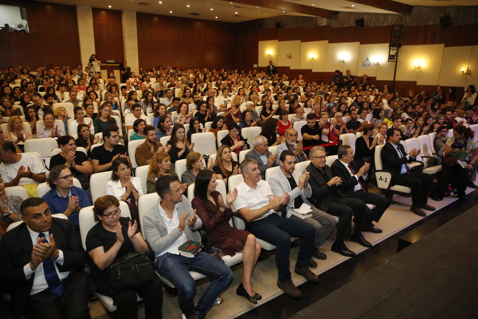 KONAK'TA LİVANELİ'YE YOĞUN İLGİ