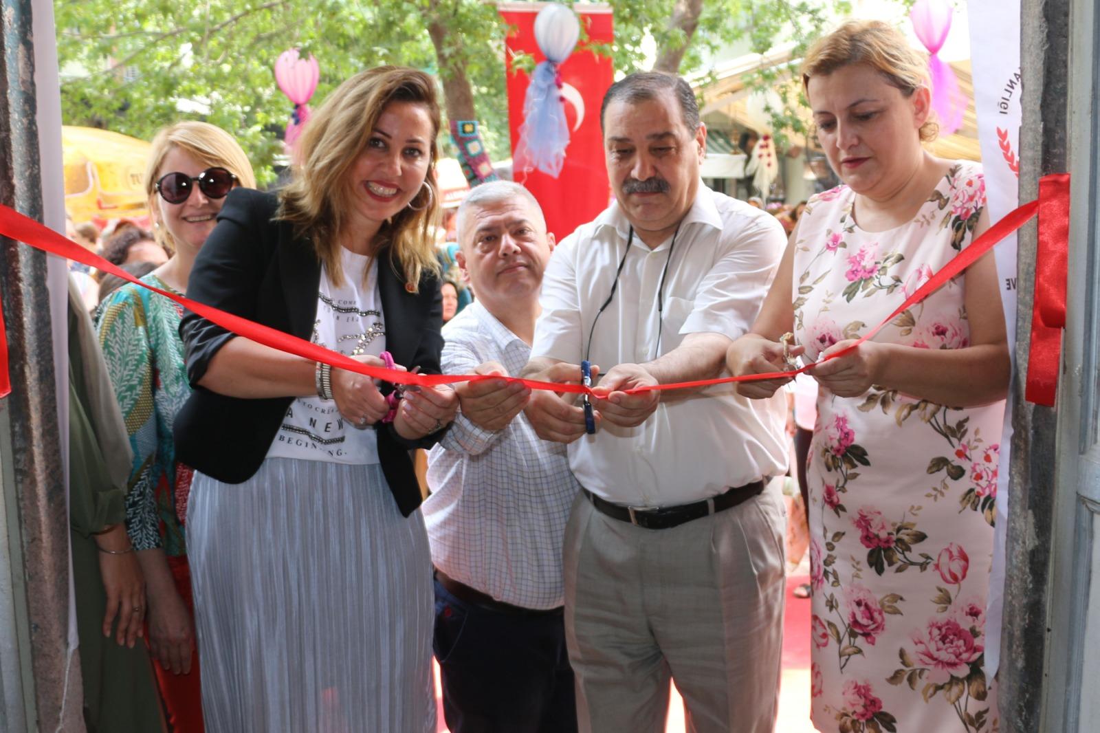 KONAKLI KADINLAR HÜNERLERİNİ SERGİLEDİ