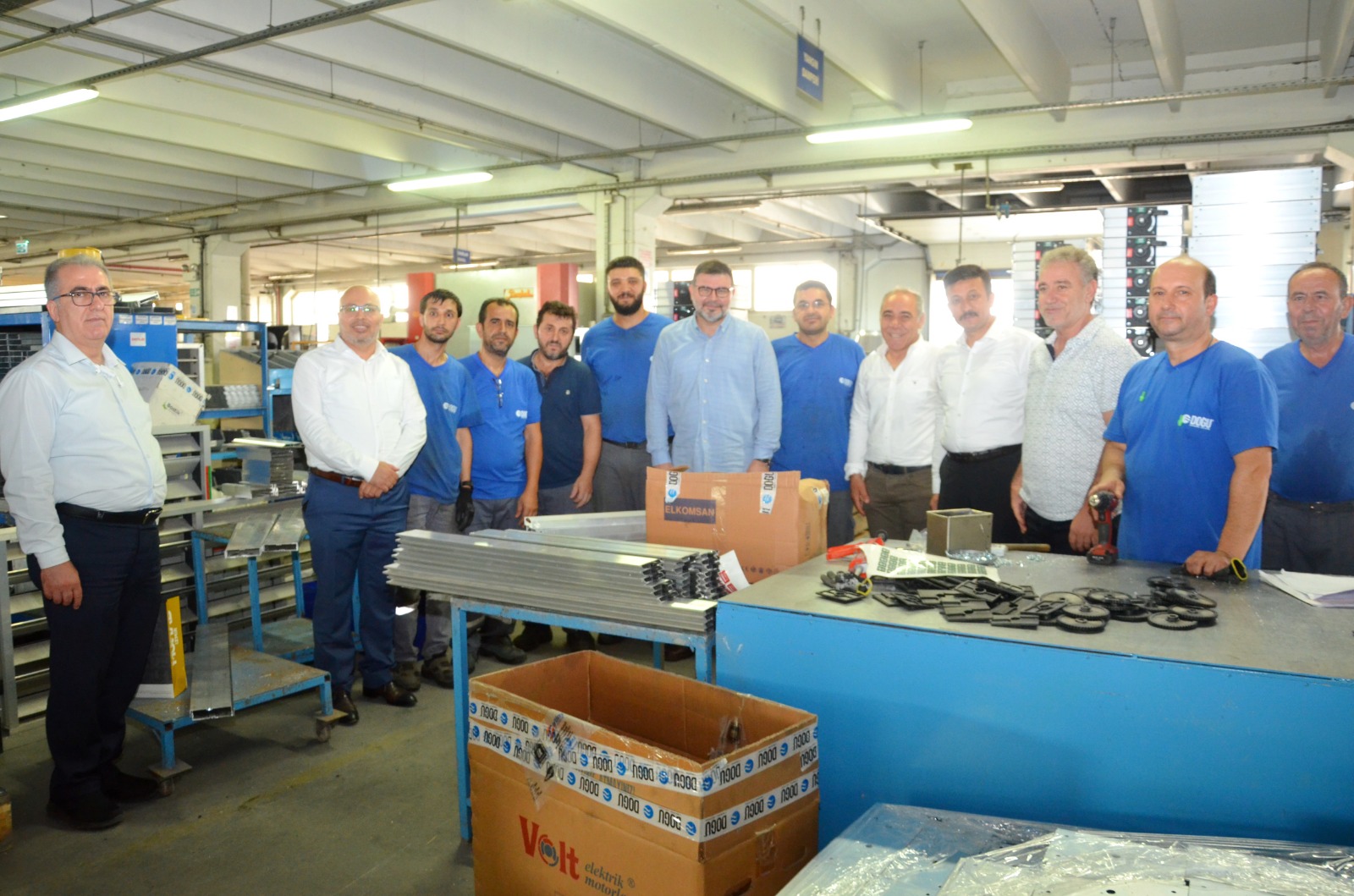AK PARTİ’Lİ HAMZA DAĞ İZMİR’DE FABRİKA ZİYARETLERİ YAPTI