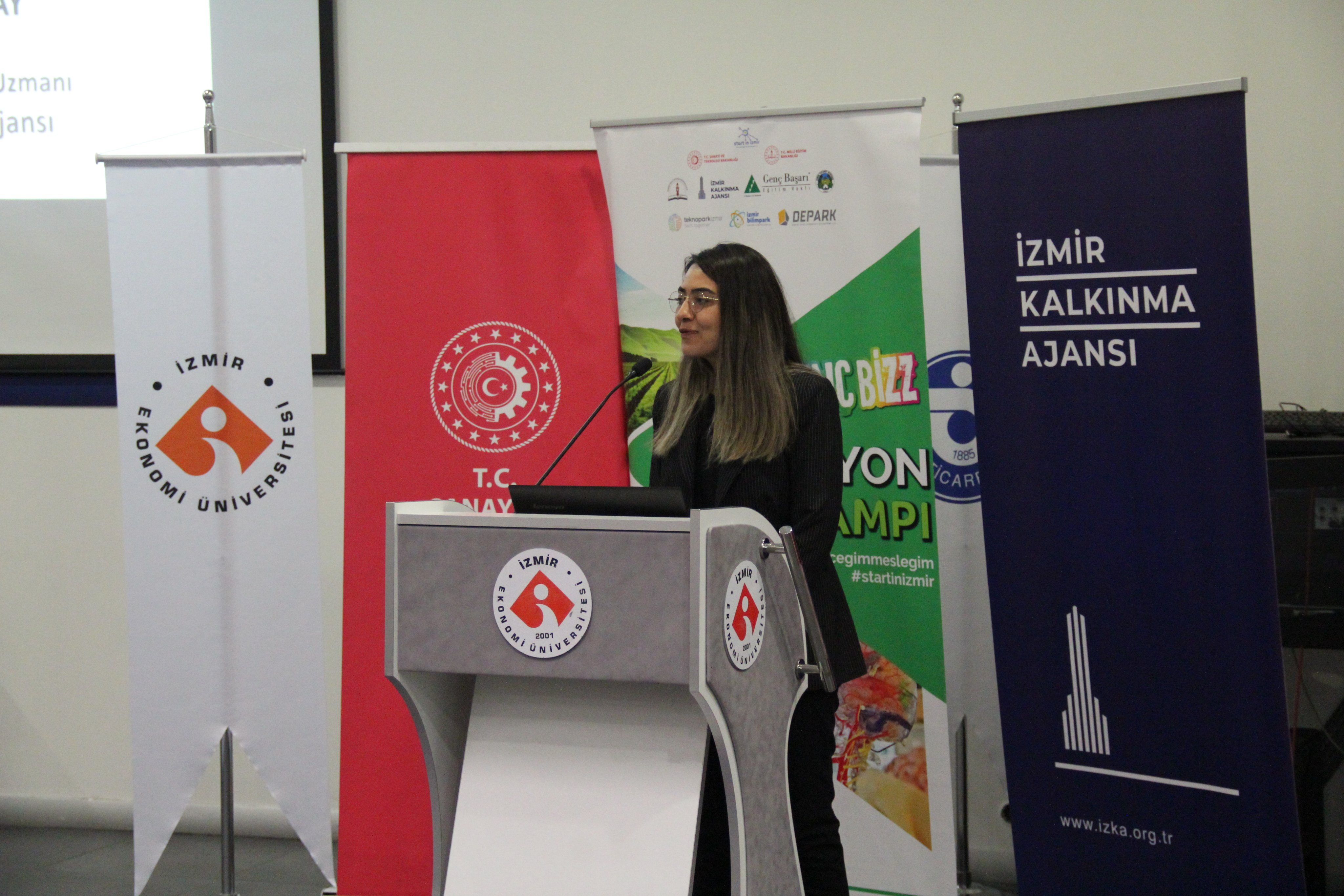 GENÇLER GELECEK İÇİN YARIŞTI