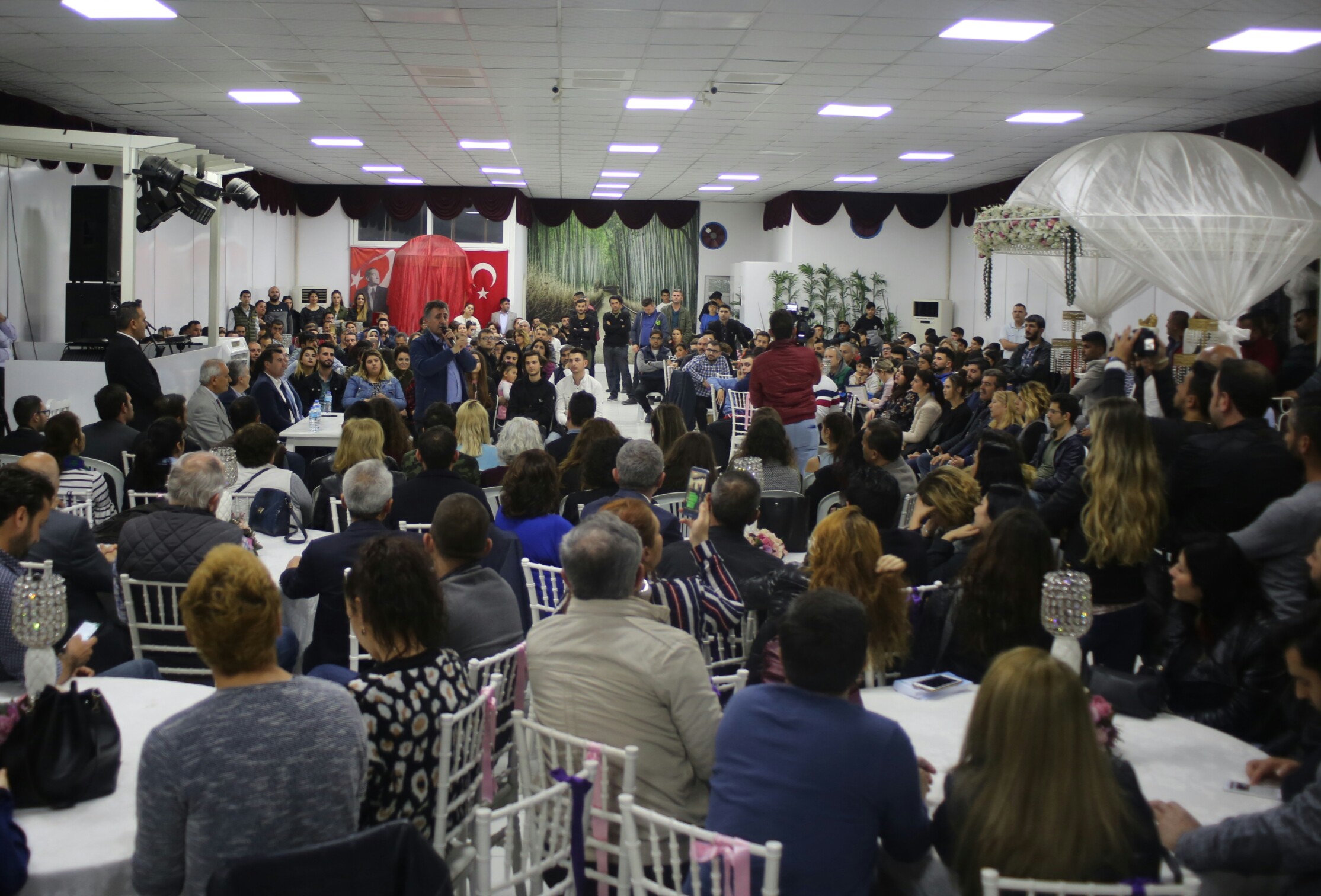 SANDAL’DAN BAYRAKLI’DA GENÇLERE MÜJDE