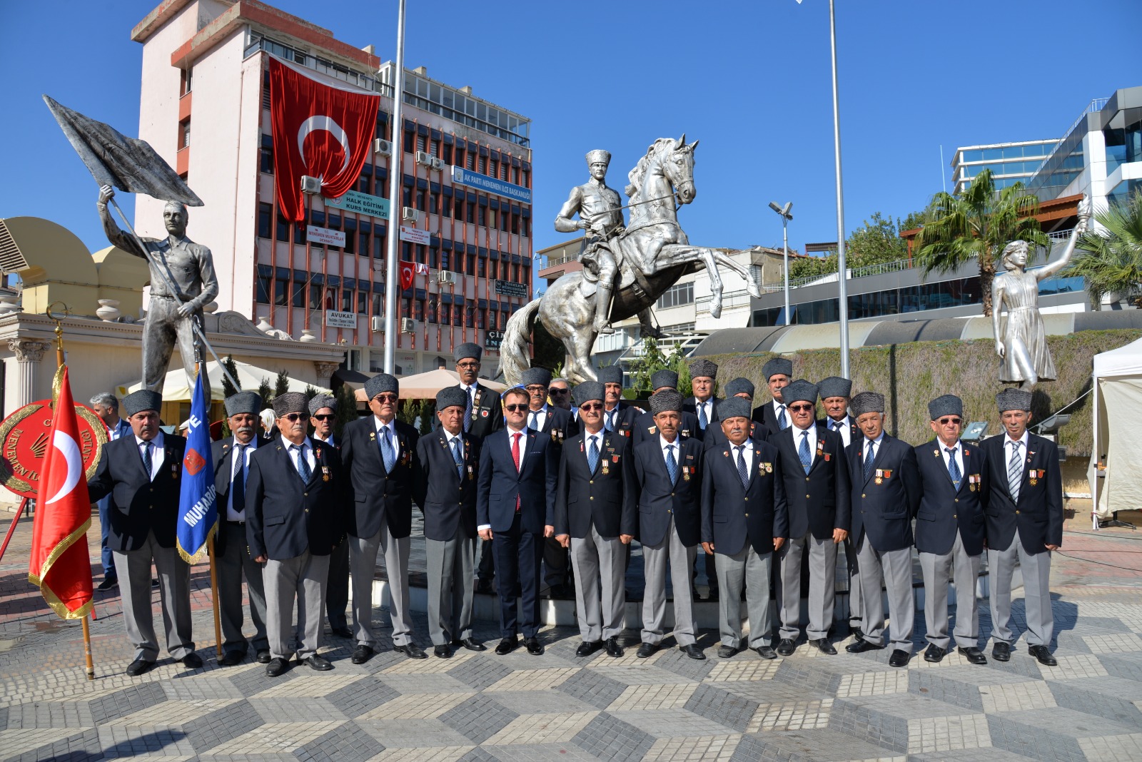 MENEMEN “KURTULUŞ”U KUTLADI