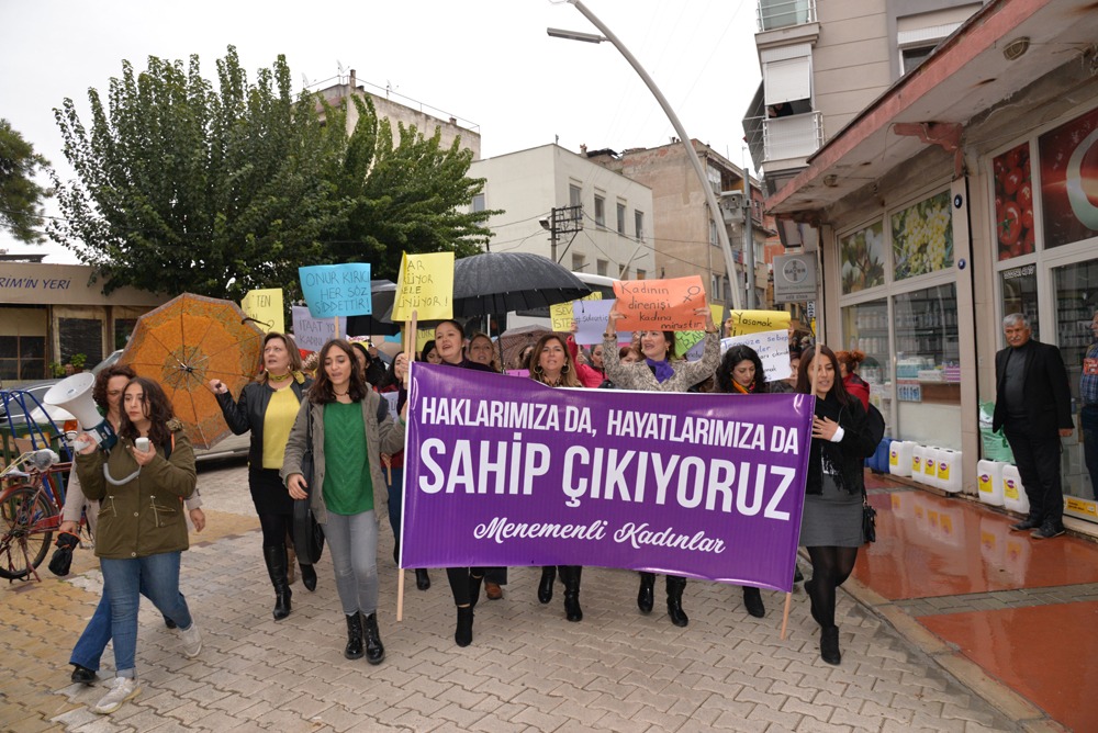 MENEMEN "KADINA ŞİDDETTE HAYIR" DEDİ