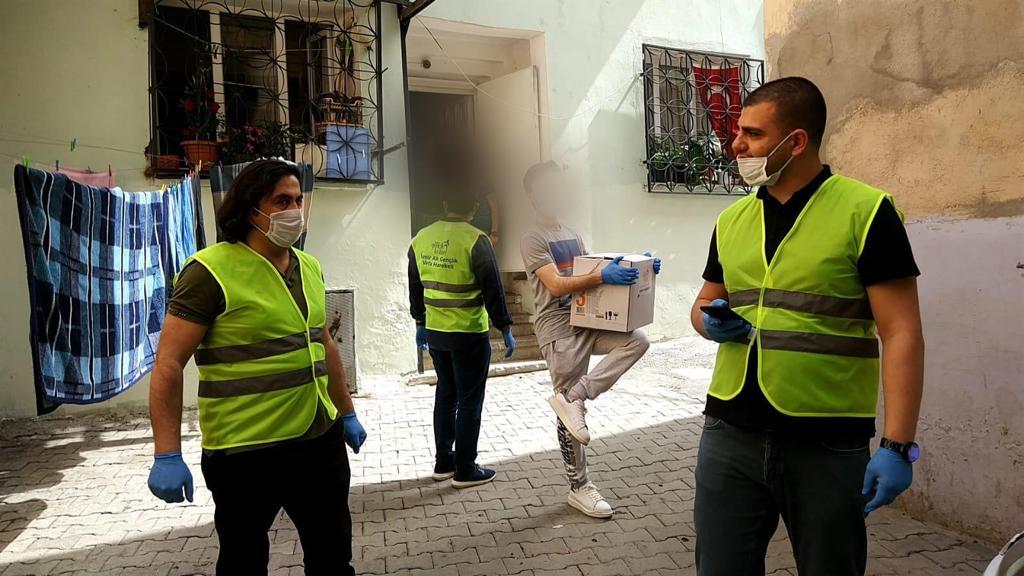 AK GENÇLİK İZMİR’DEN BÜYÜK VEFA HAREKETİ