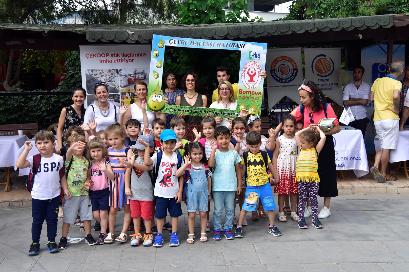 BORNOVALILAR ÇEVRE ŞENLİĞİ’NDE BULUŞTU