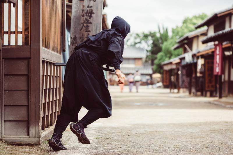 Dünyanın ilk diplomalı ninjası göreve başladı