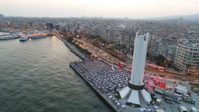 "BURNUMUZUN DİREĞİ SIZLIYOR!"