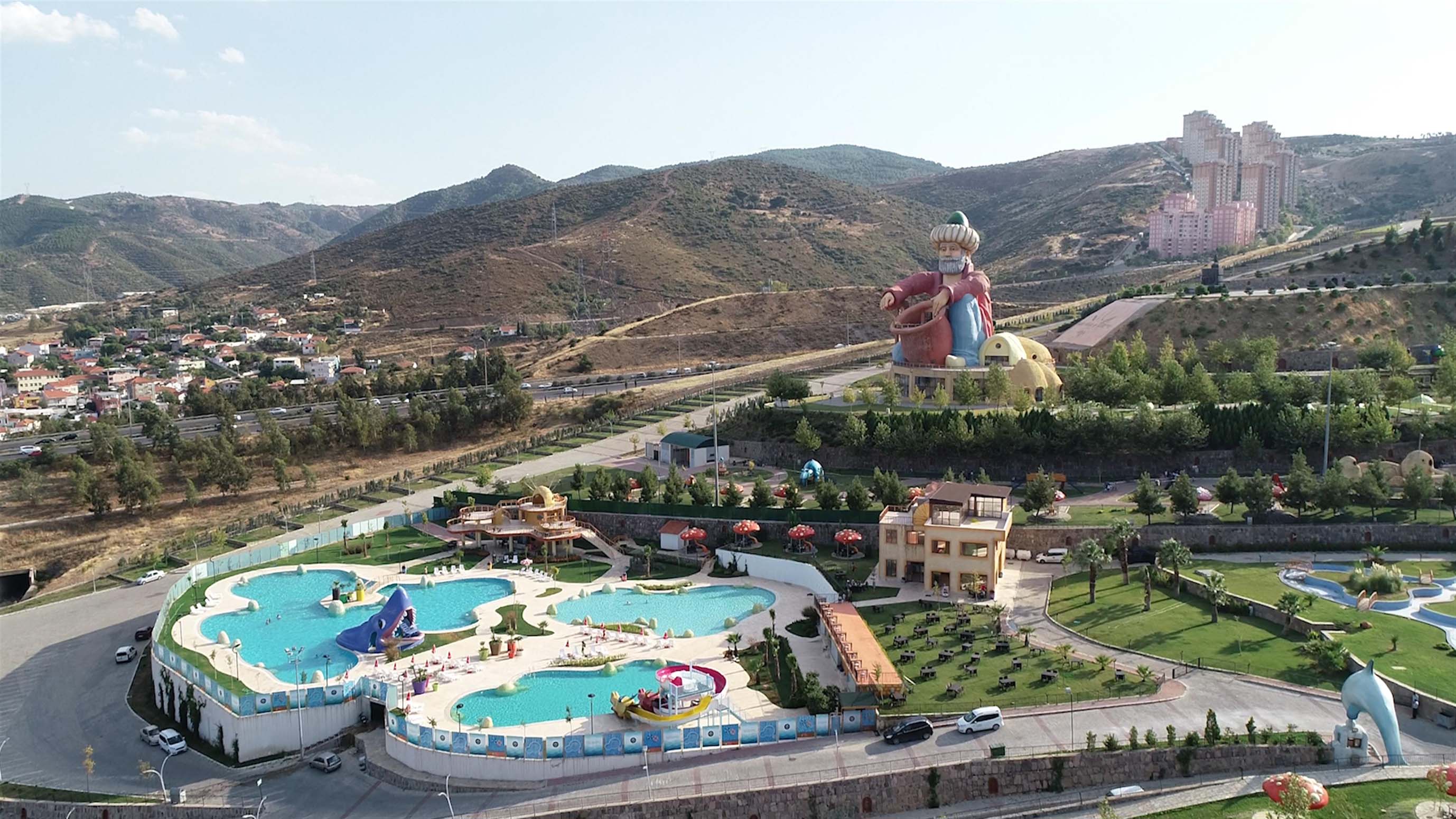 AQUA YAŞAM, BAYRAMDA İZMİRLİLERİ BEKLİYOR