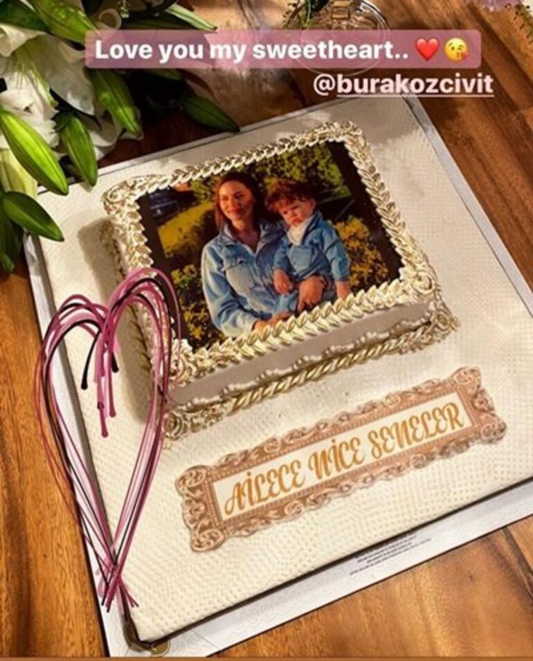 Burak Özçivit'ten Fariye Evcen'e jest
