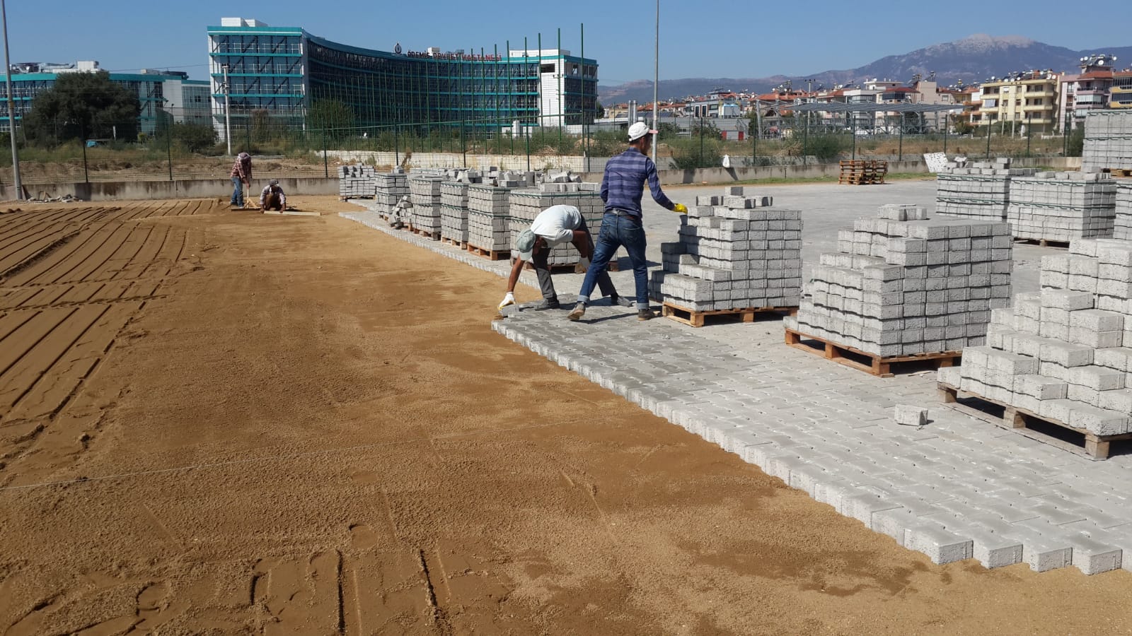 ÖDEMİŞ’TE FUAR ALANINA BÜYÜKŞEHİR DESTEĞİ