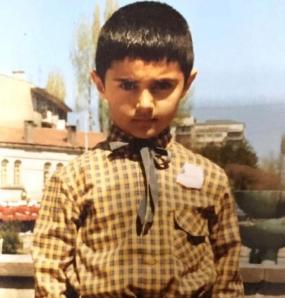 ÜNLÜLERİN 23 NİSAN MESAJLARI