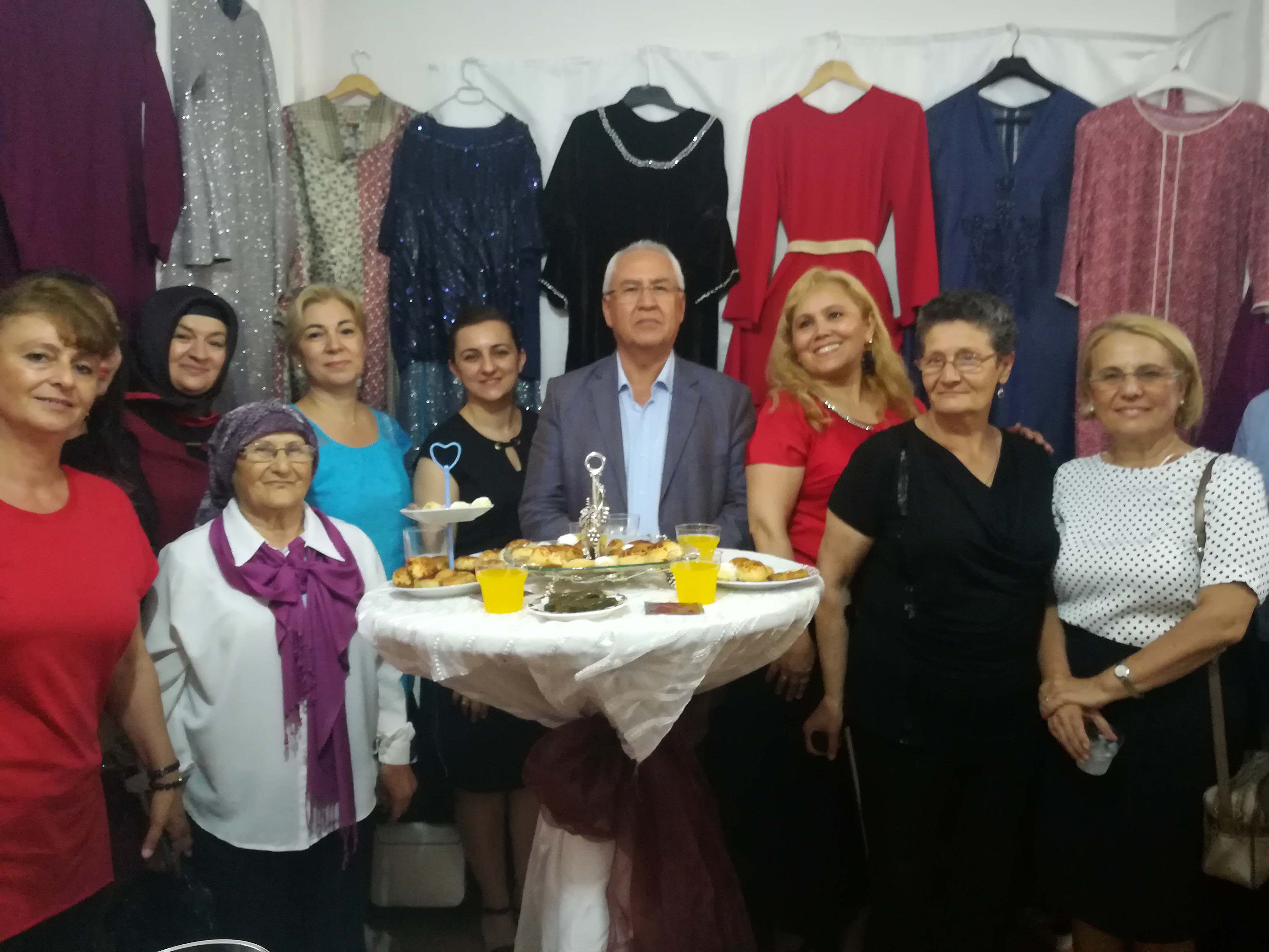 EL EMEĞİ SERGİSİNİN AÇILIŞINI GERÇEKLEŞTİRDİ