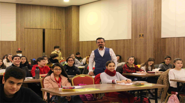 Öğrenciler Tatili Fırsata Çevirdi
