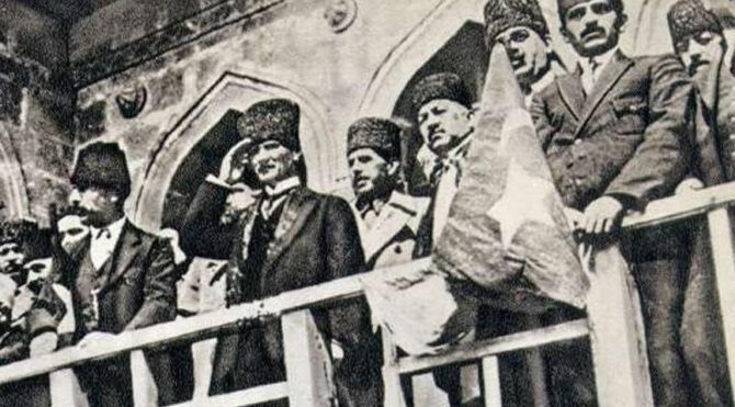 9 EYLÜL İZMİR'İN KURTULUŞU KUTLU OLSUN !