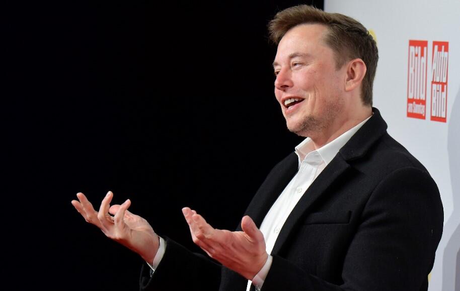 Elon Musk şimdi de şort satıyor !