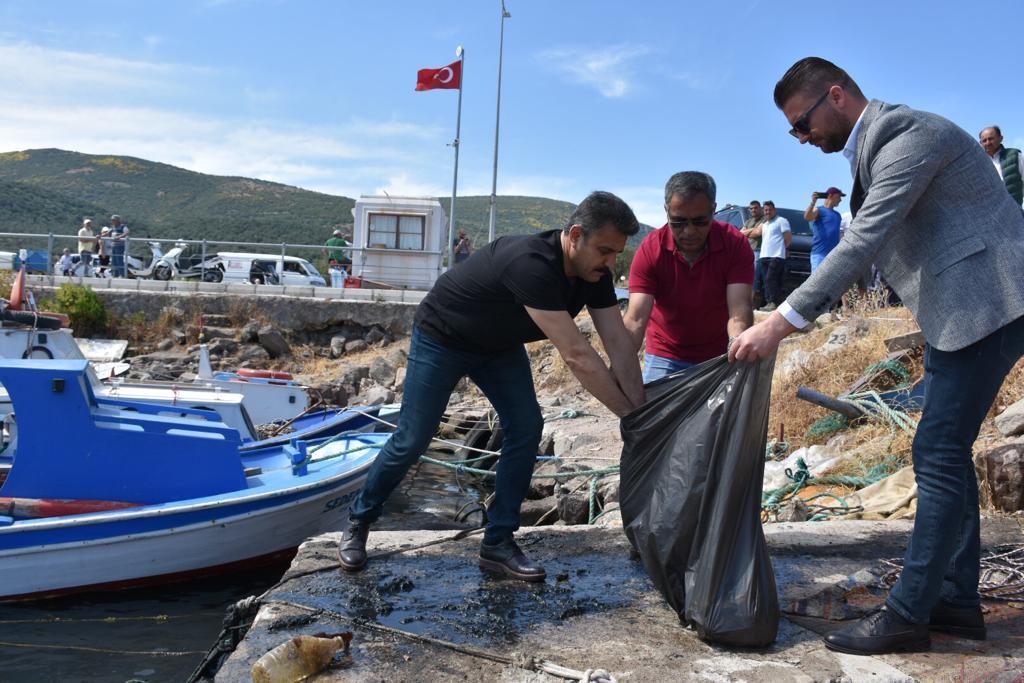 DİKİLİ'DE DENİZ TEMİZLİĞİ SEFERBERLİĞİ