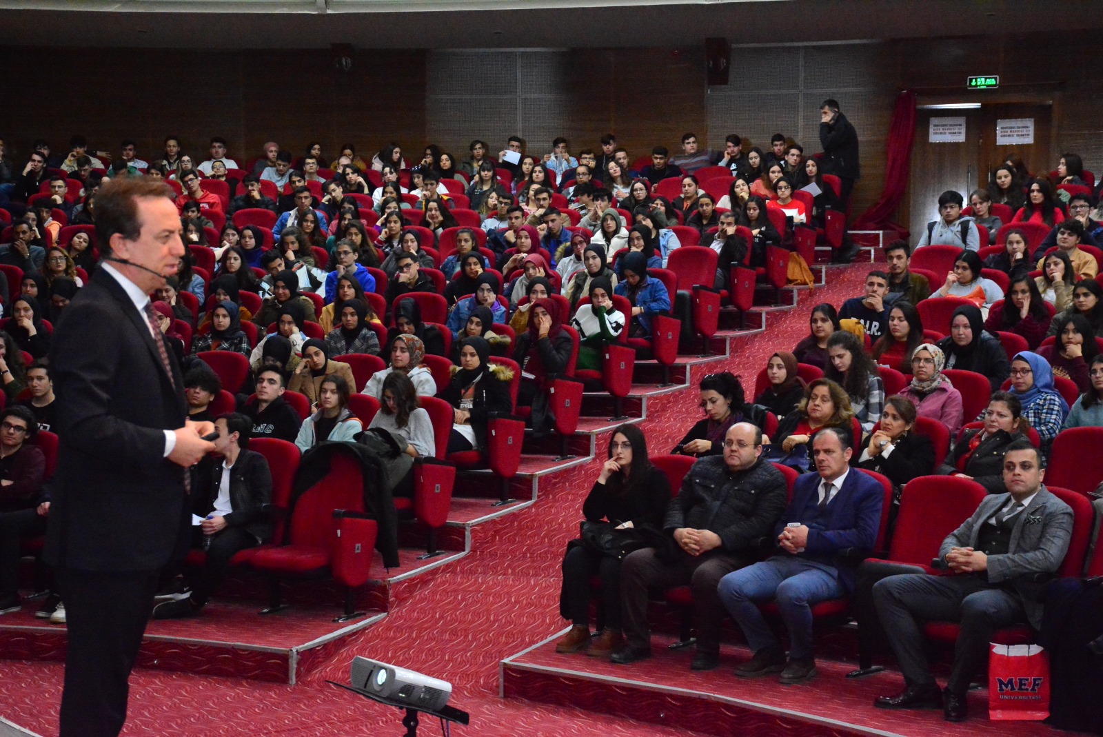 BELEDİYE ÖĞRENCİLERİ YALNIZ BIRAKMIYOR