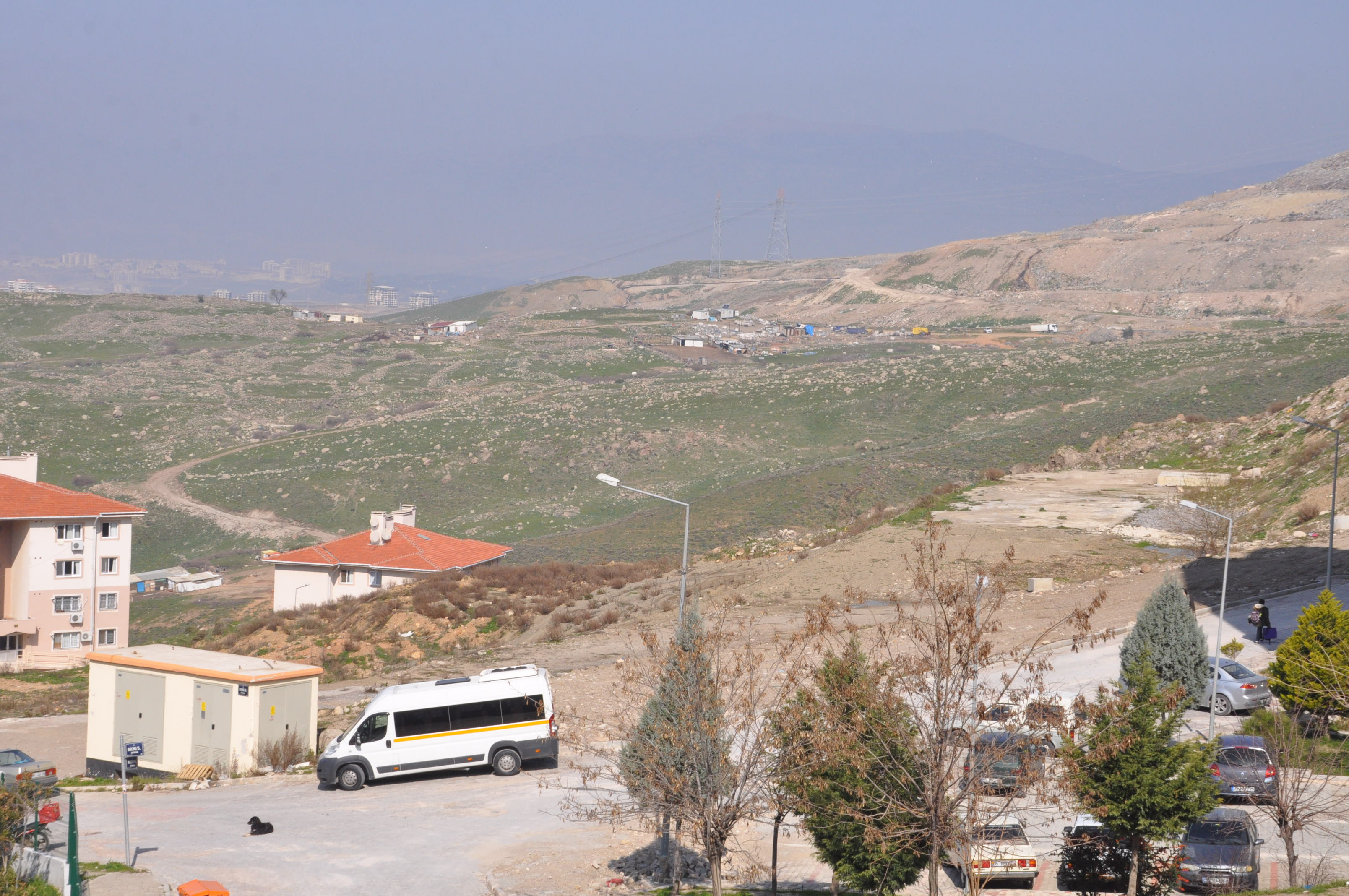 ÇÖPLÜK DEĞİL CAMİİ İSTİYORUZ