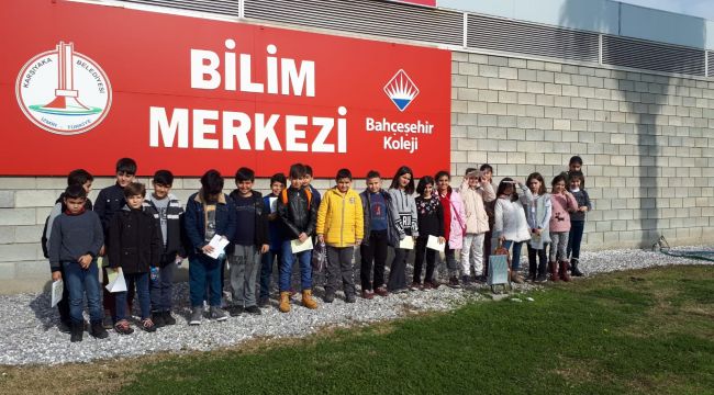 BAYRAKLILI ÇOCUKLAR MÜZELERİ GEZİYOR
