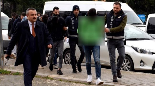 Çeşme'de 4 Hırsızlık Zanlısı Tutuklandı