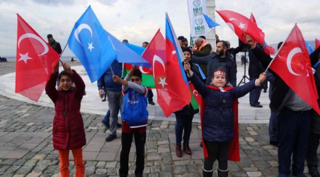 İzmir'de Uygur Türklerine Dstek Mitingi
