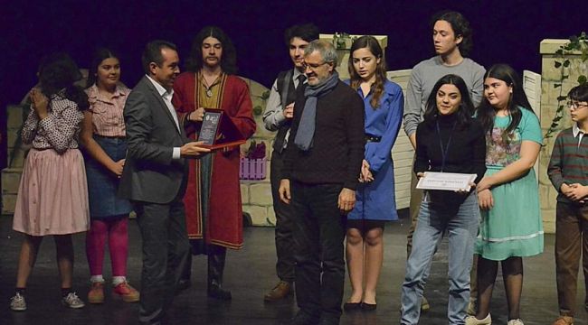 TİYATRO FESTİVALİ’NDE KARŞIYAKA RÜZGARI