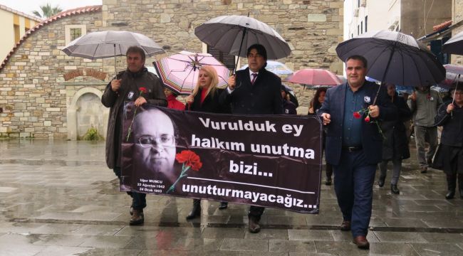 UĞUR MUMCU, FOÇA’DA ANILIYOR