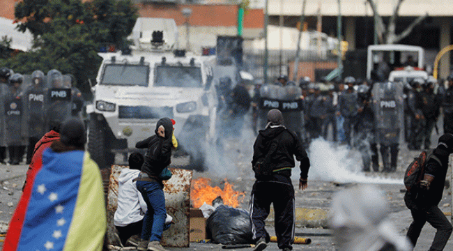 Venezuela karıştı