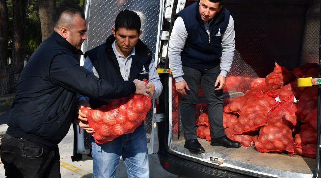 35 BİN AİLEYE 700 TON PATATES VE SOĞAN DAĞITILIYOR