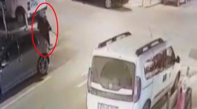 İstanbul'da dehşet anları! Kadını kaldırıma savurdu
