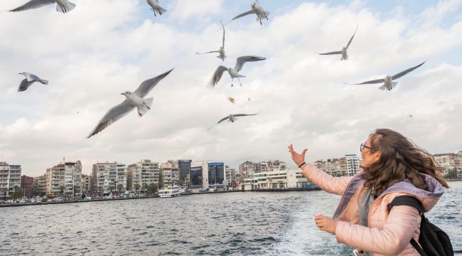 İZMİR "YILIN EN MUTLU ŞEHRİ" SEÇİLDİ