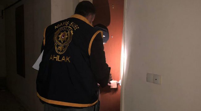 Polis böyle bastı! 3'ü kadın 8 kişi...