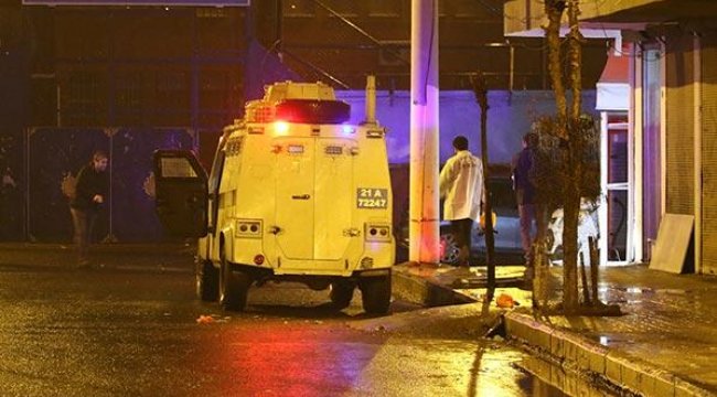 Sokak ortasında silahlı kavga! Çok sayıda yaralı var